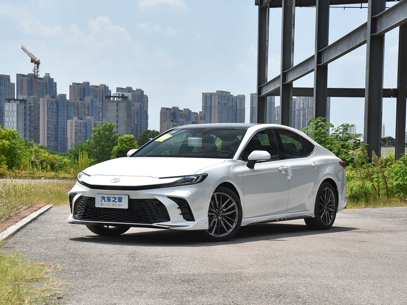 2026 Toyota Camry 2.0L Hybrid HXS Sport Plus Edition