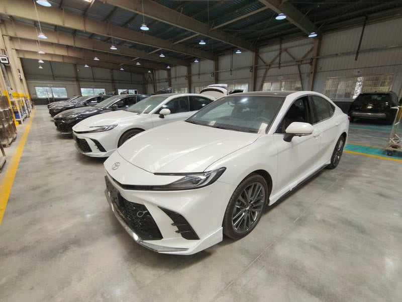 2026 Toyota Camry 2.0L Hybrid HXS Sport Plus Edition